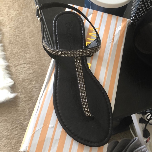 Sandals - Picture 3 of 4